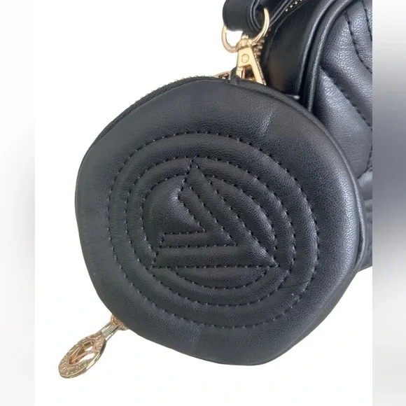 🖤 NWT Valentino Orlandi Black Quilted Crossbody & Camera Bag  + Change Purse🖤 - Picture 5 of 9